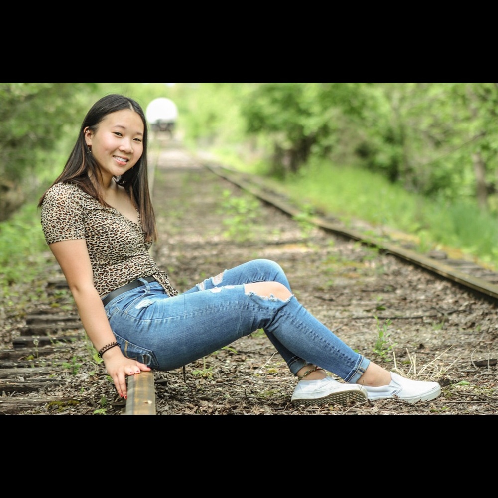 Meet your Posher, Mia